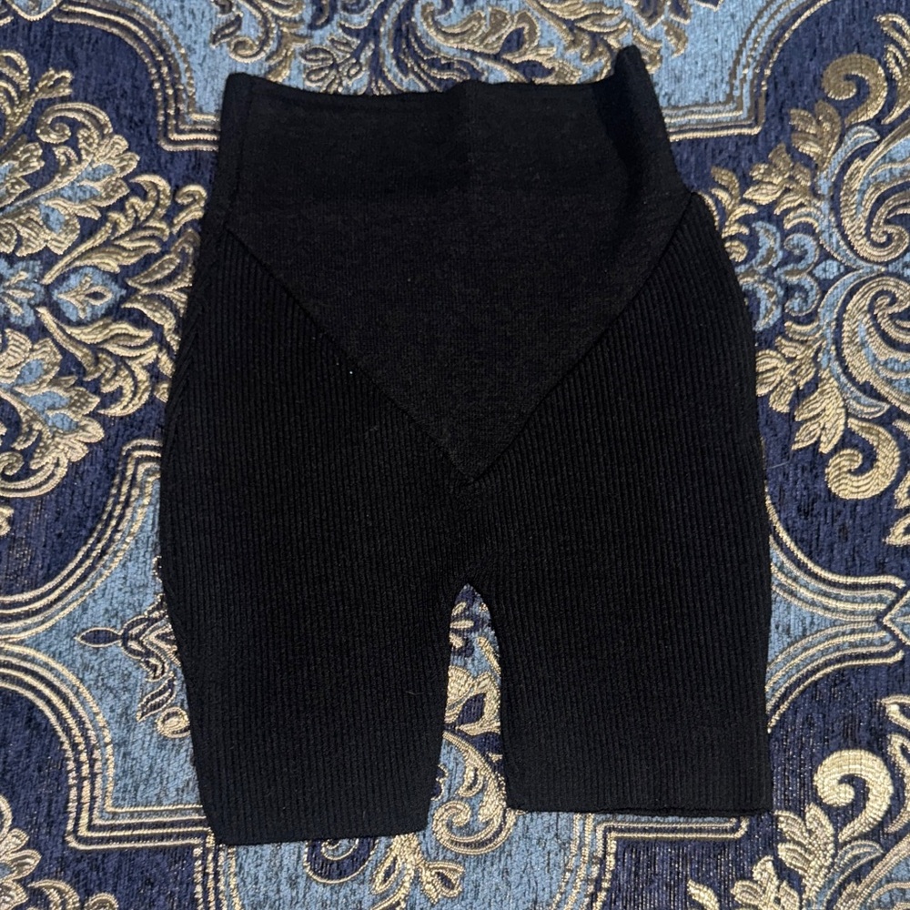 Elegant Black Women's Ribbed Two-Piece Set - Picture 3 of 6